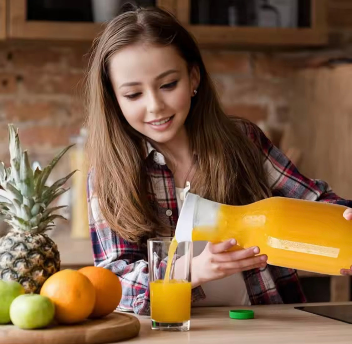 Transparent Water Bottle With Flip Lid, Airtight Juice Bottle, Round Clear Plastic Water Bottle Transparent Water Bottle With Flip Lid, Airtight Juice Bottle, Round Clear Plastic Water Bottle